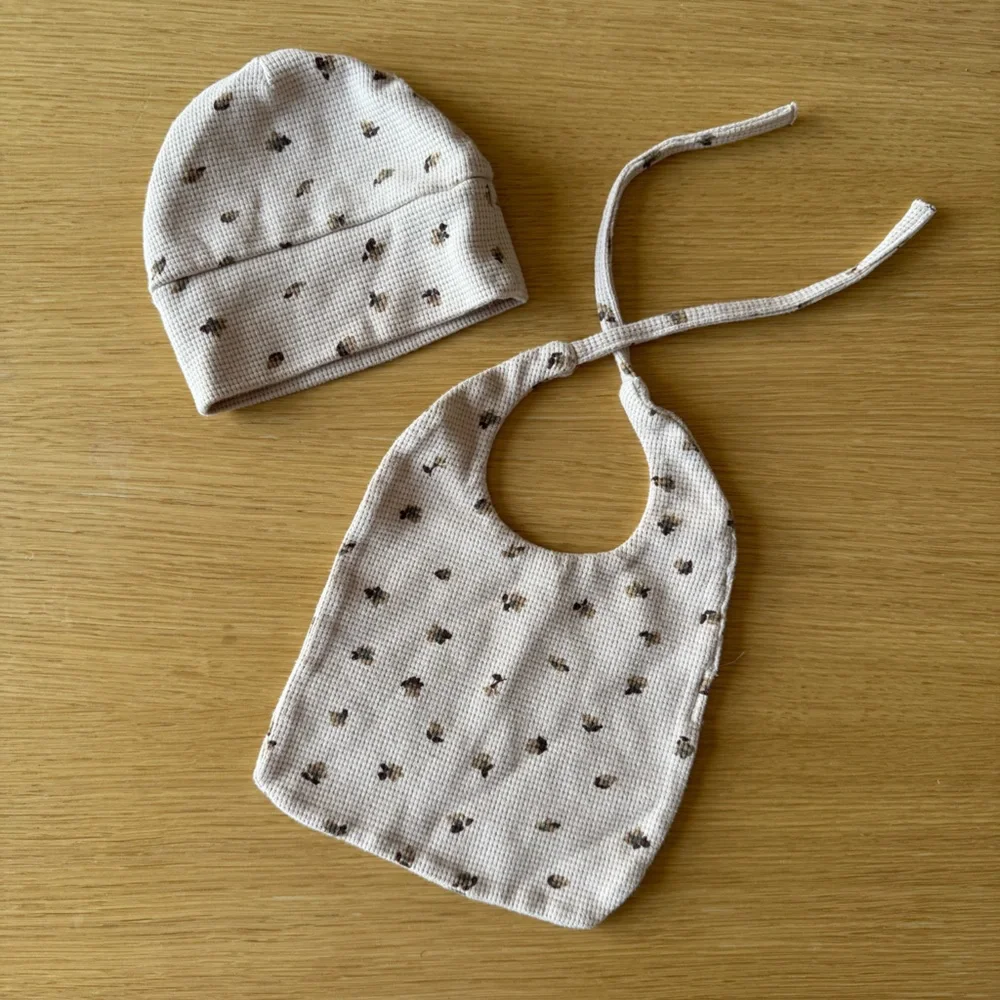 ⚡️Adorable Cream Baby Bib and Hat Set